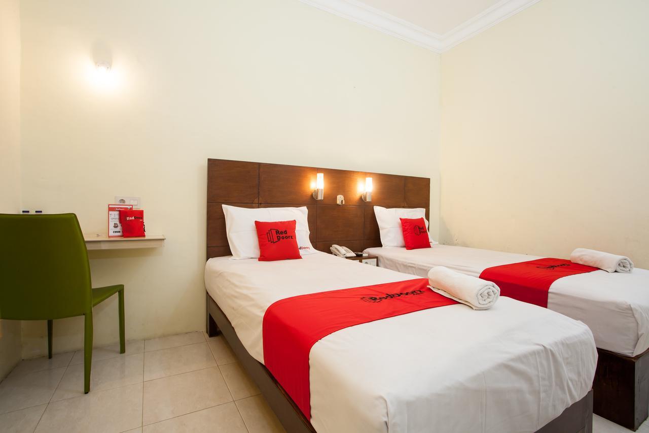 Reddoorz Near Marvel City Mall Wonotjolo Exterior foto